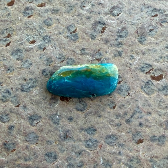Boulder Opal Blue and Green loose Stone 3.15 carats - Picture 2 of 10